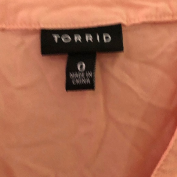 Torrid Peach Ruched Sleeve Button Babydoll Top - 0 - Picture 7 of 8